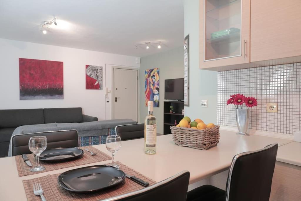 Apartamento 5 Min From Papageorgiou Free Indoor Parking Tesalónica Exterior foto